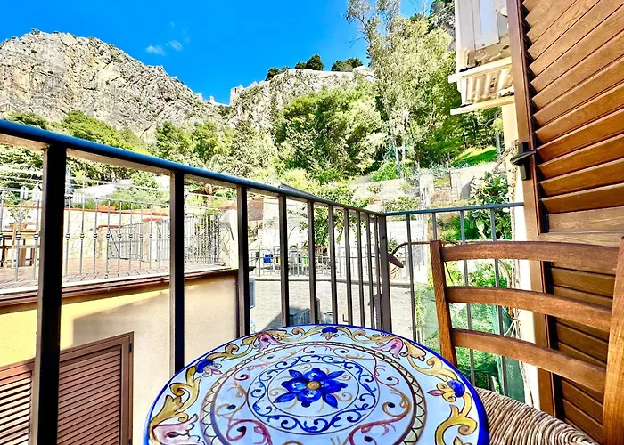 Casa Le Maioliche By Housilia Cefalù